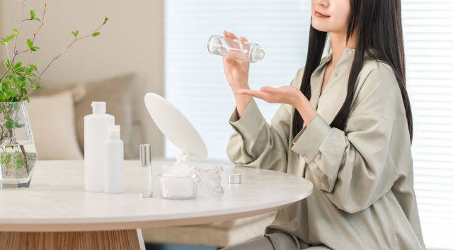 くすみ改善スキンケア！透明感肌への近道